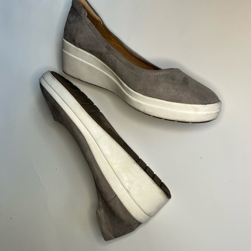 Naturalizer Women’s 9W Low Heel Gray Fog Suede Sneaker Wedges - Picture 5 of 7